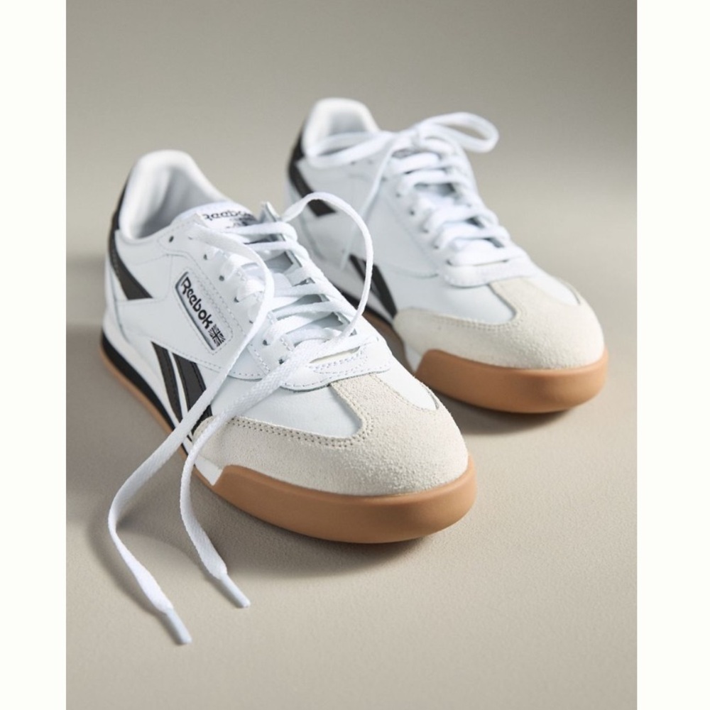 Reebok sneakers sz 7men/ 8 women - Picture 1 of 12
